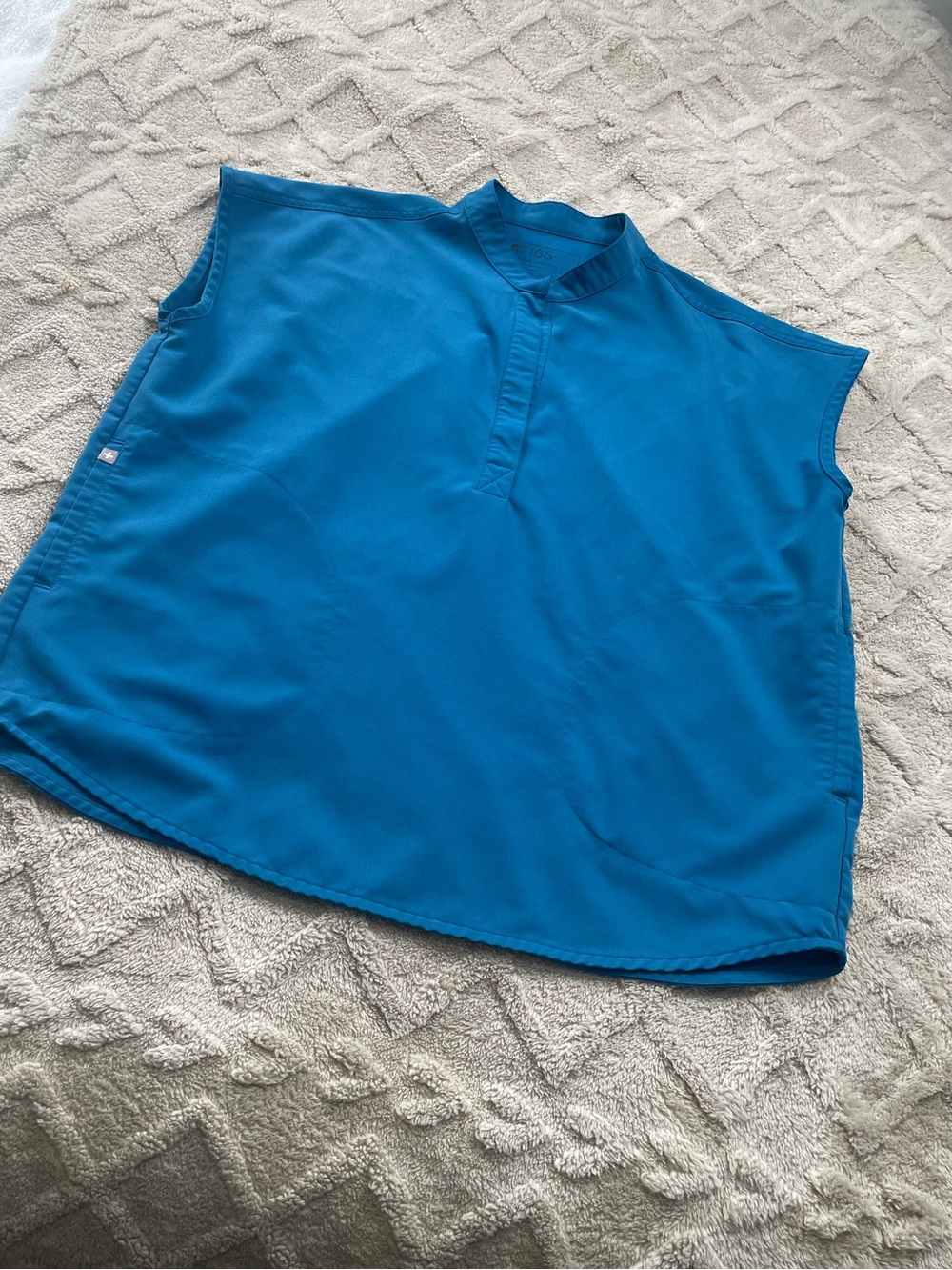Figs Sleeveless Mandarin Collar Women’s medical Top in Teal Blue Size Medium